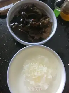Make Black and white with thin ears step 1
