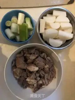 Make Roach and lamb stew step 1