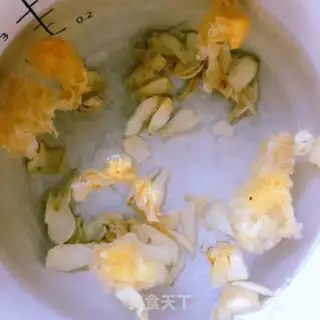 Make Silver ear lily soup step 0
