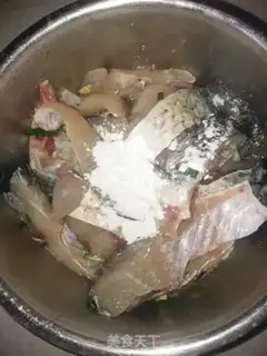 Make Sour fish soup step 2