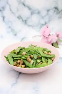 Make Five flowers for Dutch beans step 9