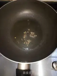 Make Pineapple and shrimp step 1