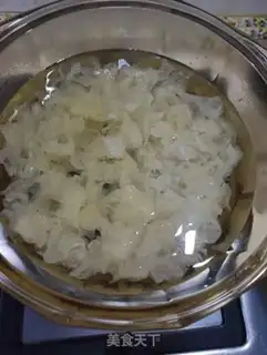 Make Pineapple silver ear soup step 2