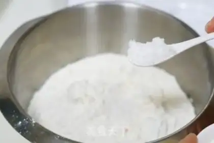 Make White-faced buns step 3
