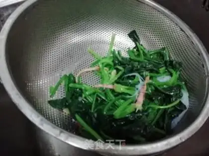 Make Mustard and spinach fans step 6