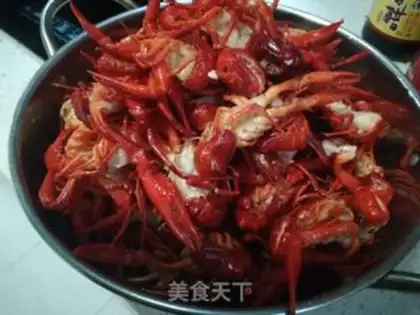 Make Spicy little lobster pan step 5