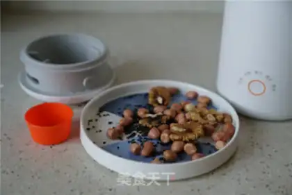 Make Peach peanut sesame step 0