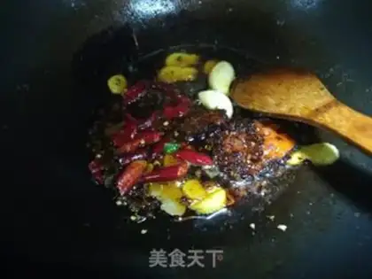 Make Spicy little lobster pan step 6