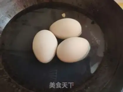 Make A boiled goose egg step 0