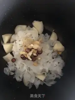 Make Ice cream, silver edear, plum soup step 2