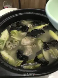 Make Plumbs and bones. Soup step 0