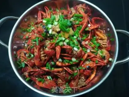 Make Spicy little lobster pan step 14