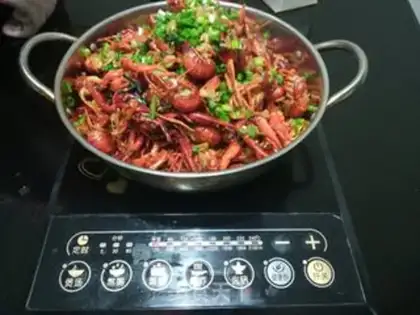 Make Spicy little lobster pan step 15