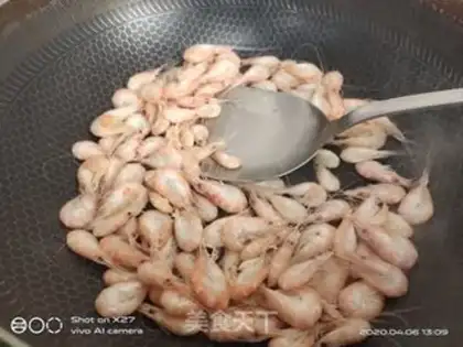 Make Celery and rice shrimp step 2