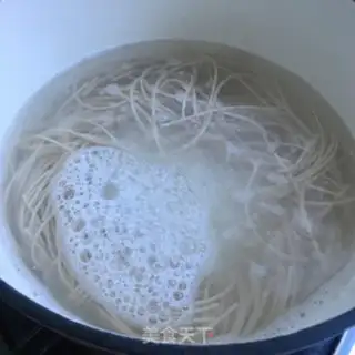 Make Shrimp egg oatmeal step 3