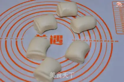 Make Red apple buns step 2