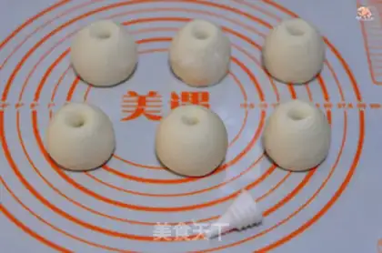 Make Red apple buns step 3