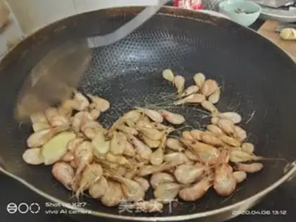 Make Celery and rice shrimp step 4