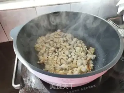 Make Smelt clams and fried eggs step 4