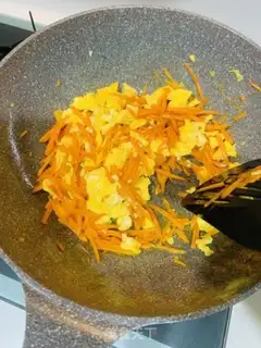 Make Carrot fried eggs step 5