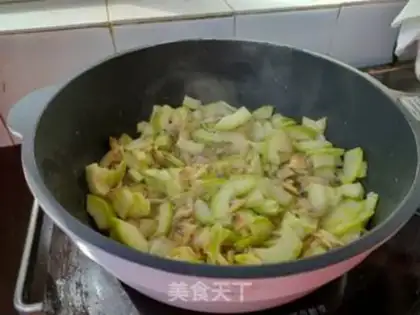 Make Smelt clams and fried eggs step 5