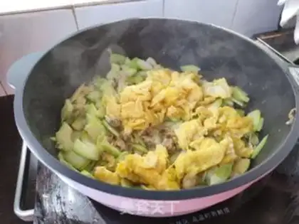Make Smelt clams and fried eggs step 6