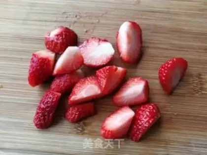 Make Strawberry nut yogurt step 3
