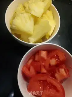 Make Tomato pineapple juice step 1