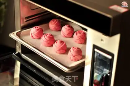 Make Rose buns step 8