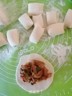Make A mushroom fan bun step 5