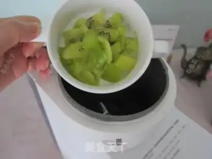 Make A monkey milkshake step 4