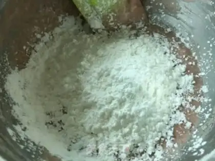 Make Strawberry pretzels step 5