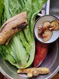 Make Salted potatoes and mustard soup step 0