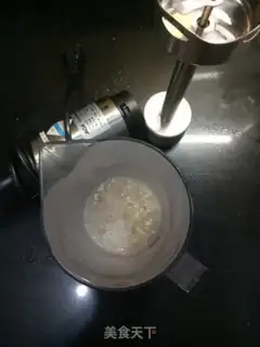 Make Oatmeal banana milk step 1