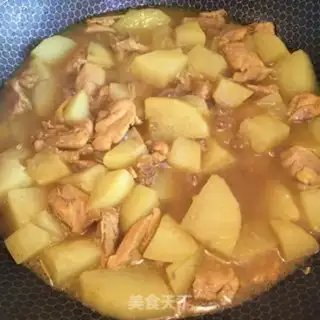 Make Curry chicken and potatoes step 6