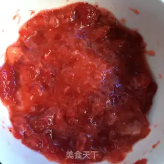 Make Strawberry-charded yogurt step 2