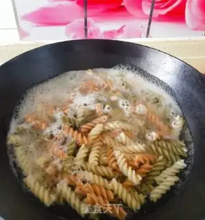 Make Italian screw powder step 0