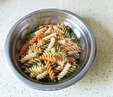 Make Italian screw powder step 1