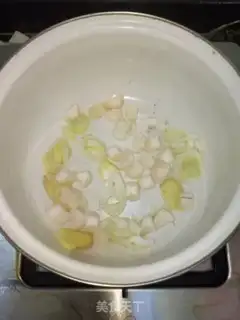 Make Tofuball soup step 1