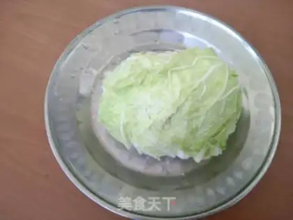 Make Big cabbage porkball soup step 1