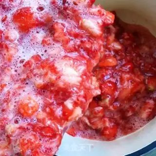 Make Homemade strawberry sauce step 6