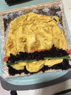Make Black rice omelet sushi step 8