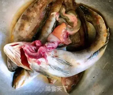 Make Yellow fish soup step 1