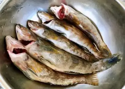 Make Yellow fish soup step 2