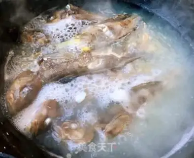 Make Yellow fish soup step 4
