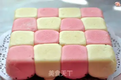 Make Little bear strawberries squeezing buns step 20