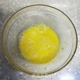 Make Pyramids and fried eggs step 1