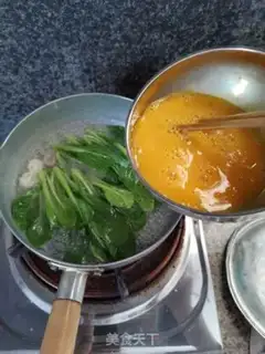 Make Egg soup pan step 1