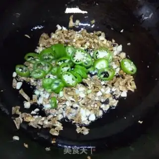 Make Pyramids and fried eggs step 5