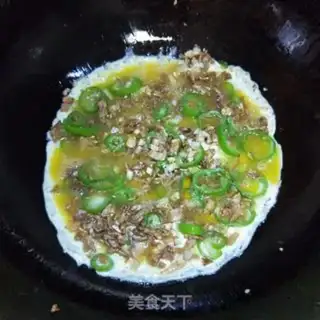 Make Pyramids and fried eggs step 6